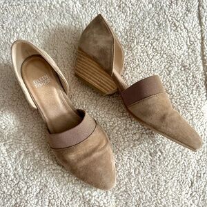 Eileen Fisher •‎ Hilly Wedge d'Orsay Pumps in Earth